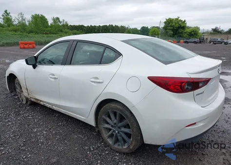 2018 Mazda Mazda3 Touring из США, поврежденный, VIN 3MZBN1V36JM209936